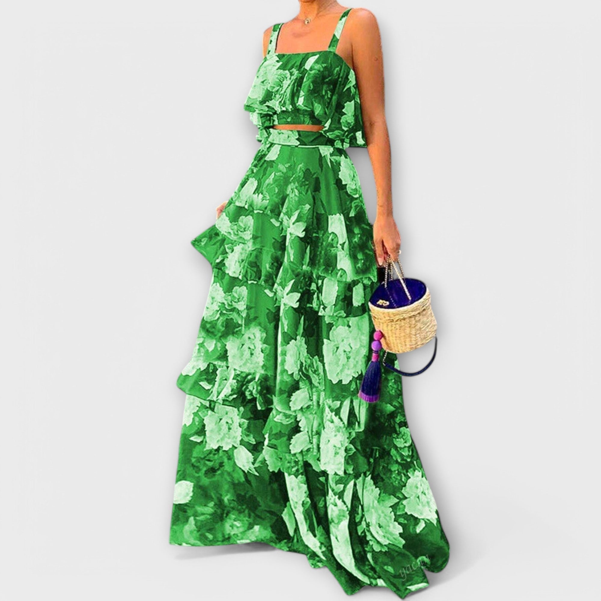 Tenue de plage estivale colorée avec jupe maxi