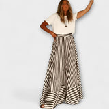 Robe maxi à volants rayée beige et noire