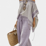 Natália - Graues Bohemian-Bardot-Ensemble mit lila Hose