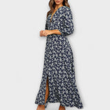 Robe maxi bleue et blanche à motif floral