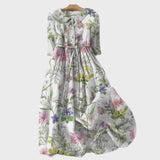 Zartes Sommerkleid mit Blütenzweigen