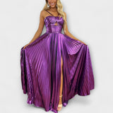 Goldenes Maxikleid mit Metallic-Stoff und Schlitz