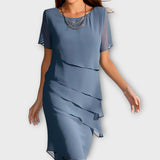 Katharina - Blaues figurbetontes Kleid mit Stufensaum