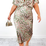 Élina | Robe Midi Satinée à Taille Sculptante