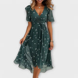 Annegret - Robe verte à col en V et pois