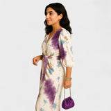 Larissa - Crossover-Kleid mit lila Aquarellmuster