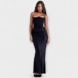 Schwarzes Satin-Maxikleid mit Drapierung